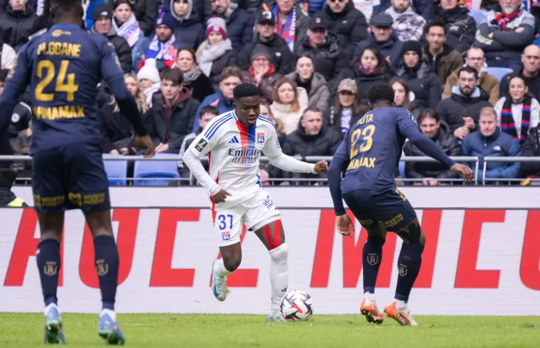 Lyon vs Reims (21:00 &#8211; 09/02) | Xem lại trận đấu